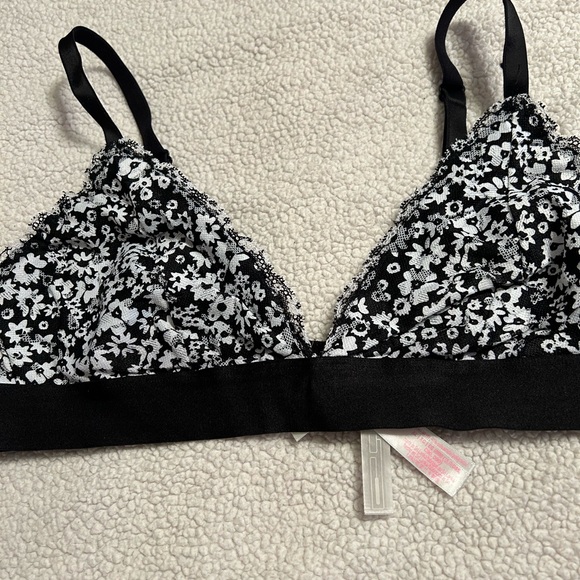 Pink Victoria’s Secret bralette - Picture 2 of 7